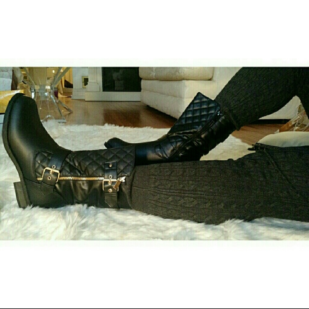 BLACK QUILTED MOTO BOOTS(NO OFFERS)